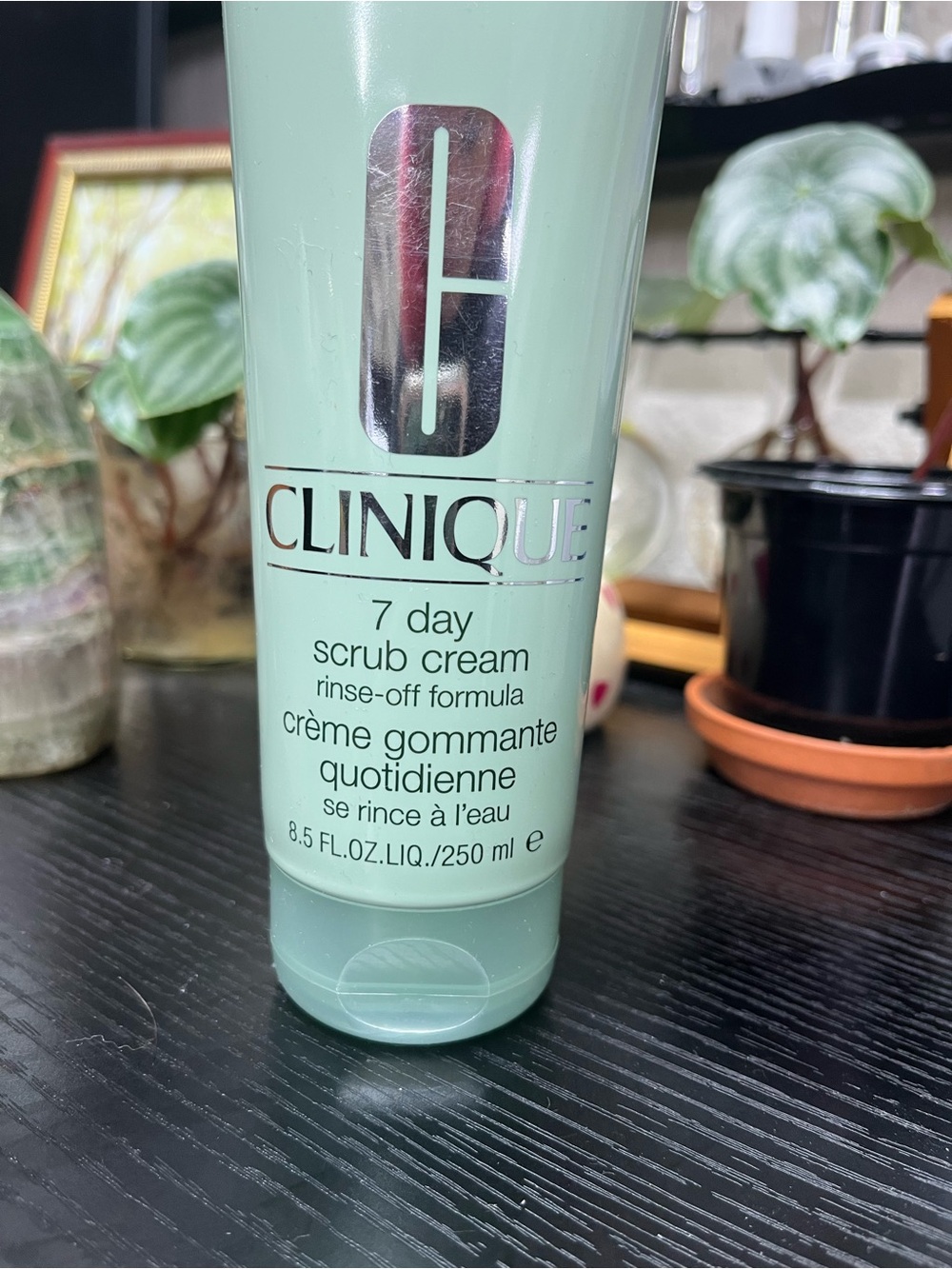 Clinique 7 Day Scrub | Gentle Exfoliating Cleanser - Picture 3 of 5